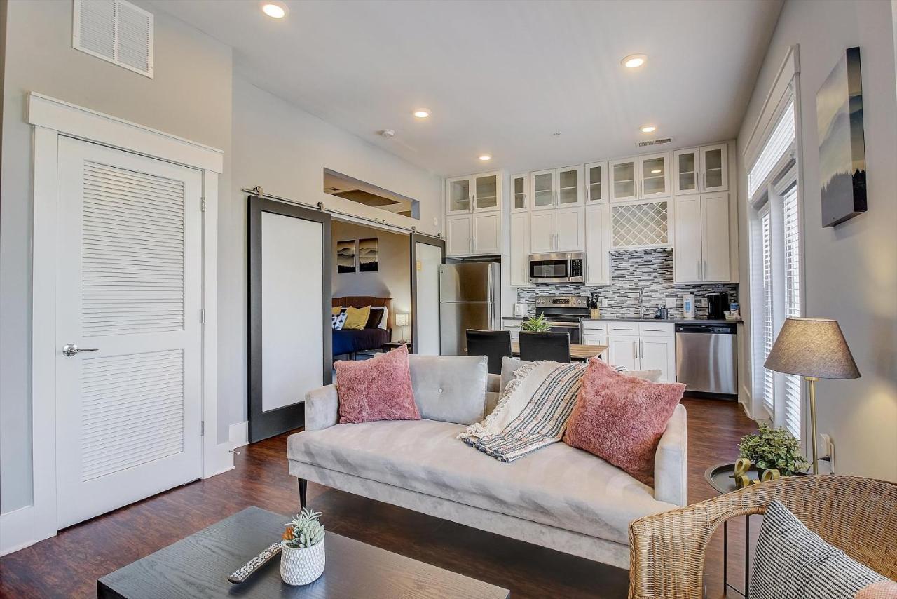 Frontdesk Village At Commonwealth Apts Plaza Midwood Шарлът Екстериор снимка